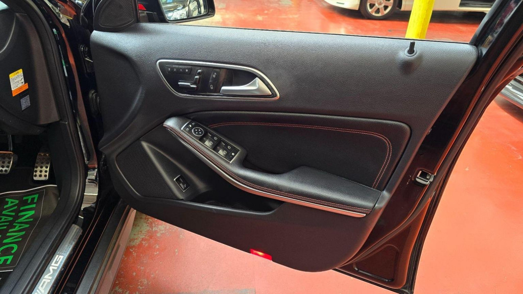 MERCEDES-BENZ GLA CLASS