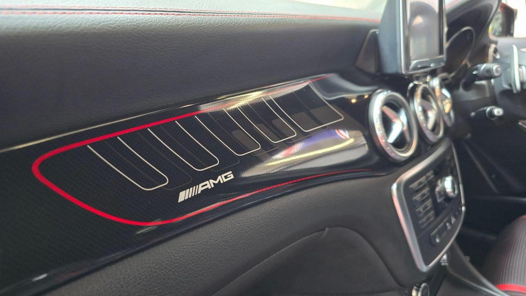 MERCEDES-BENZ GLA CLASS