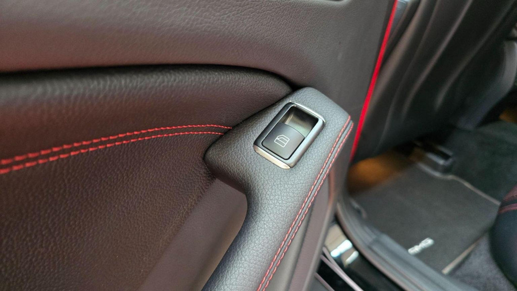 MERCEDES-BENZ GLA CLASS