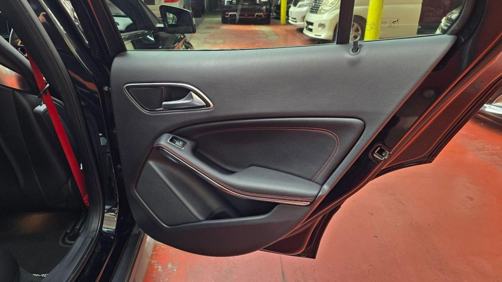 MERCEDES-BENZ GLA CLASS