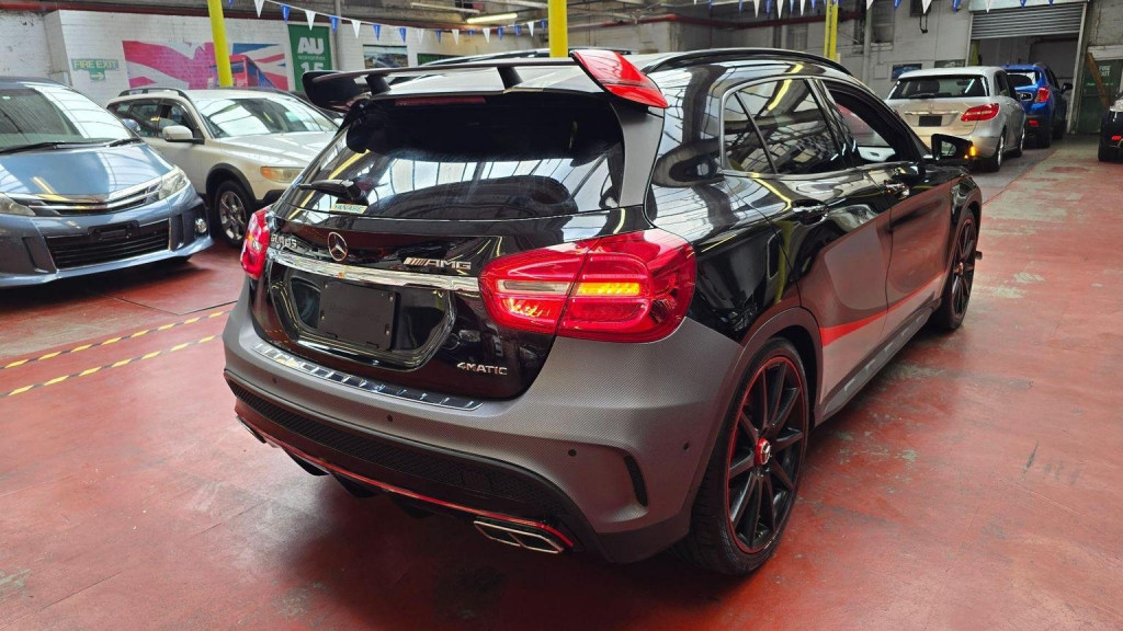 MERCEDES-BENZ GLA CLASS