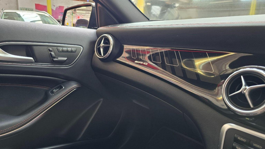 MERCEDES-BENZ GLA CLASS