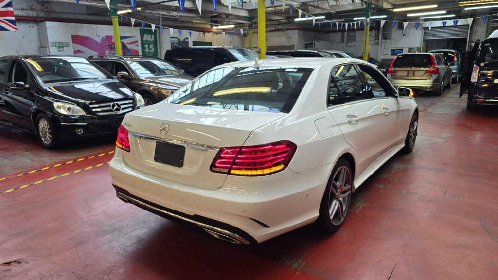 MERCEDES-BENZ E CLASS