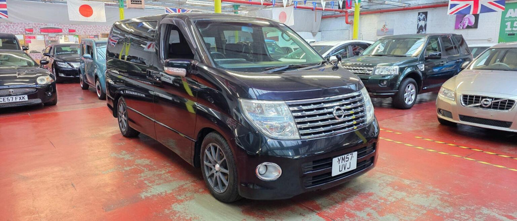 NISSAN ELGRAND