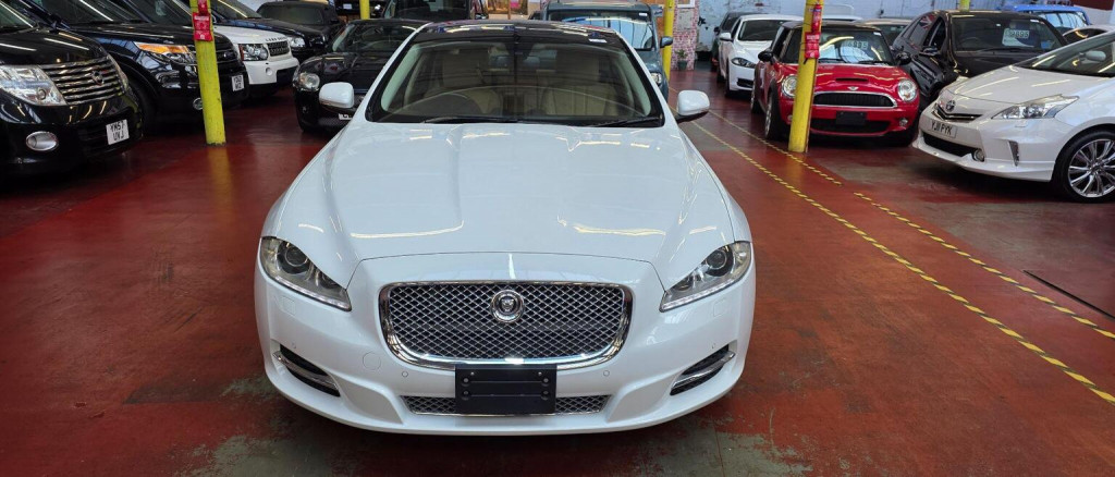 JAGUAR XJ