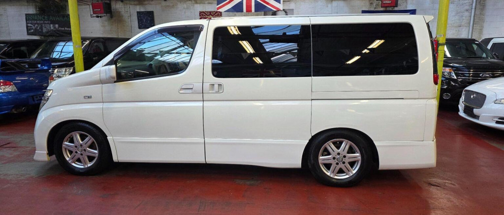 NISSAN ELGRAND