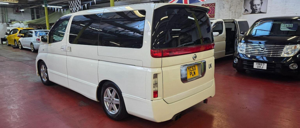 NISSAN ELGRAND