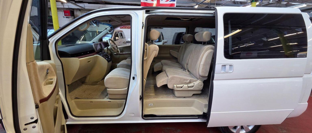 NISSAN ELGRAND