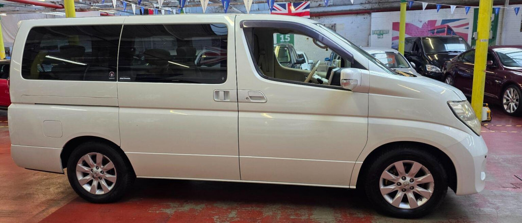 NISSAN ELGRAND