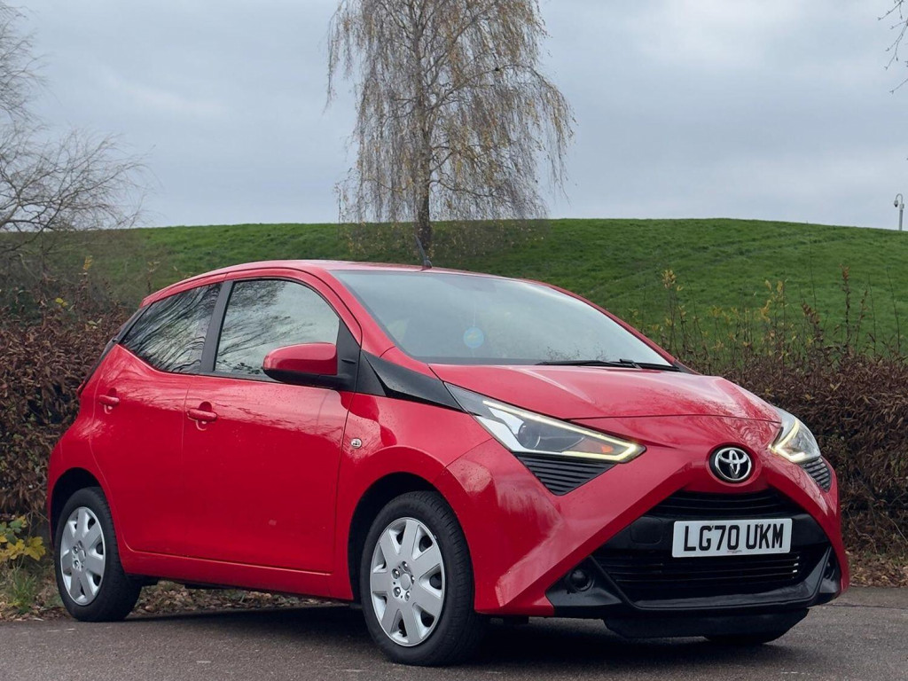 TOYOTA AYGO 1.0 VVT-i x-play