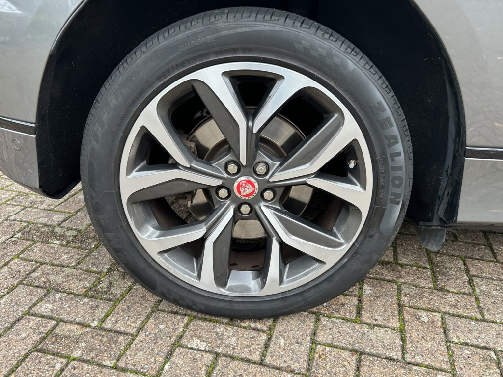 JAGUAR I-Pace