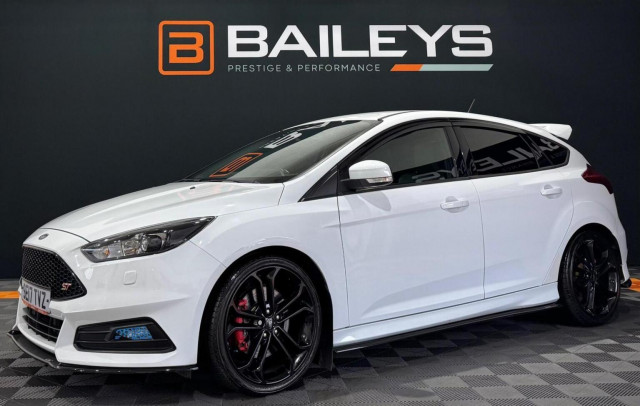 FORD FOCUS 2.0T EcoBoost ST-3 Euro 6 (s/s) 5dr