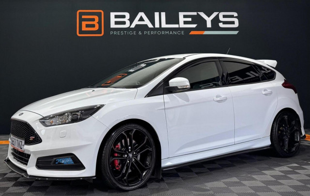 FORD FOCUS 2.0T EcoBoost ST-3 Euro 6 (s/s) 5dr