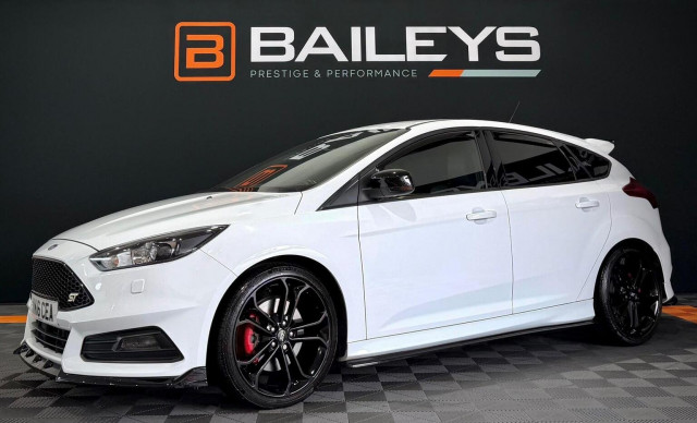 FORD FOCUS 2.0T EcoBoost ST-3 Euro 6 (s/s) 5dr