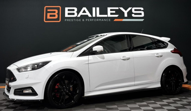 FORD FOCUS 2.0T EcoBoost ST-3 Euro 6 (s/s) 5dr