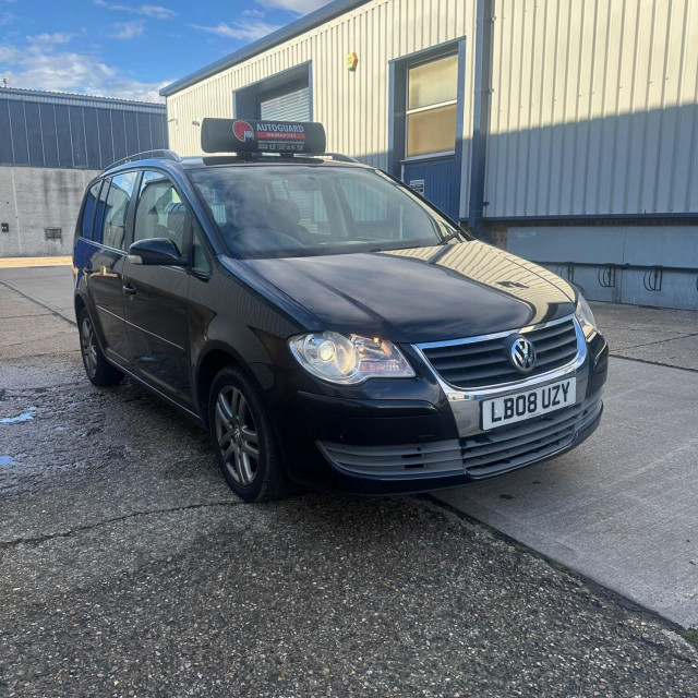 VOLKSWAGEN TOURAN 2.0 TDI SE