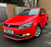 VOLKSWAGEN POLO (2015)