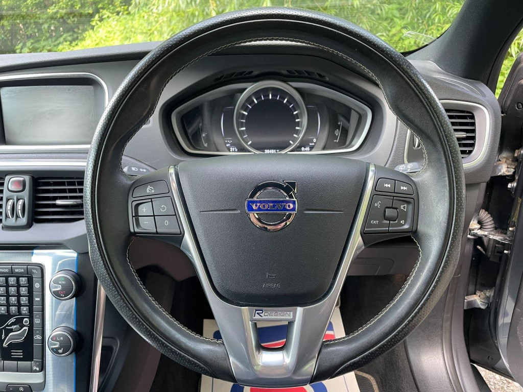 VOLVO V40