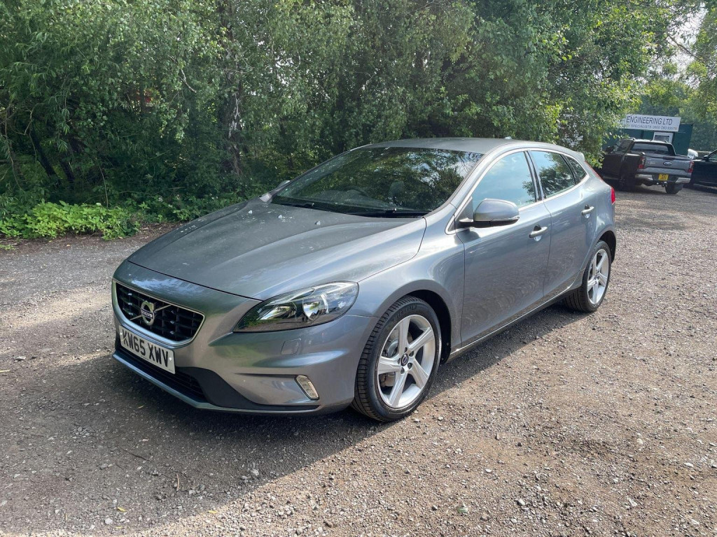 VOLVO V40