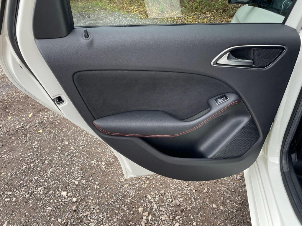 MERCEDES-BENZ B CLASS