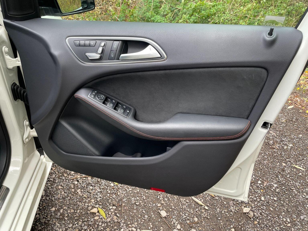 MERCEDES-BENZ B CLASS