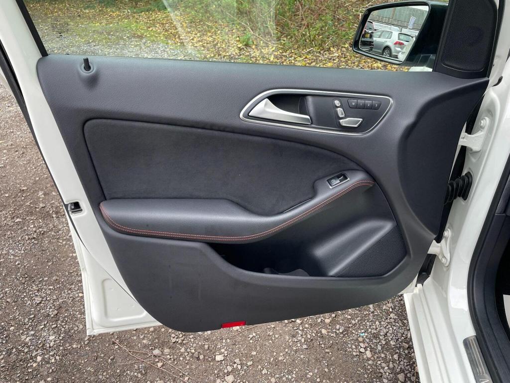 MERCEDES-BENZ B CLASS