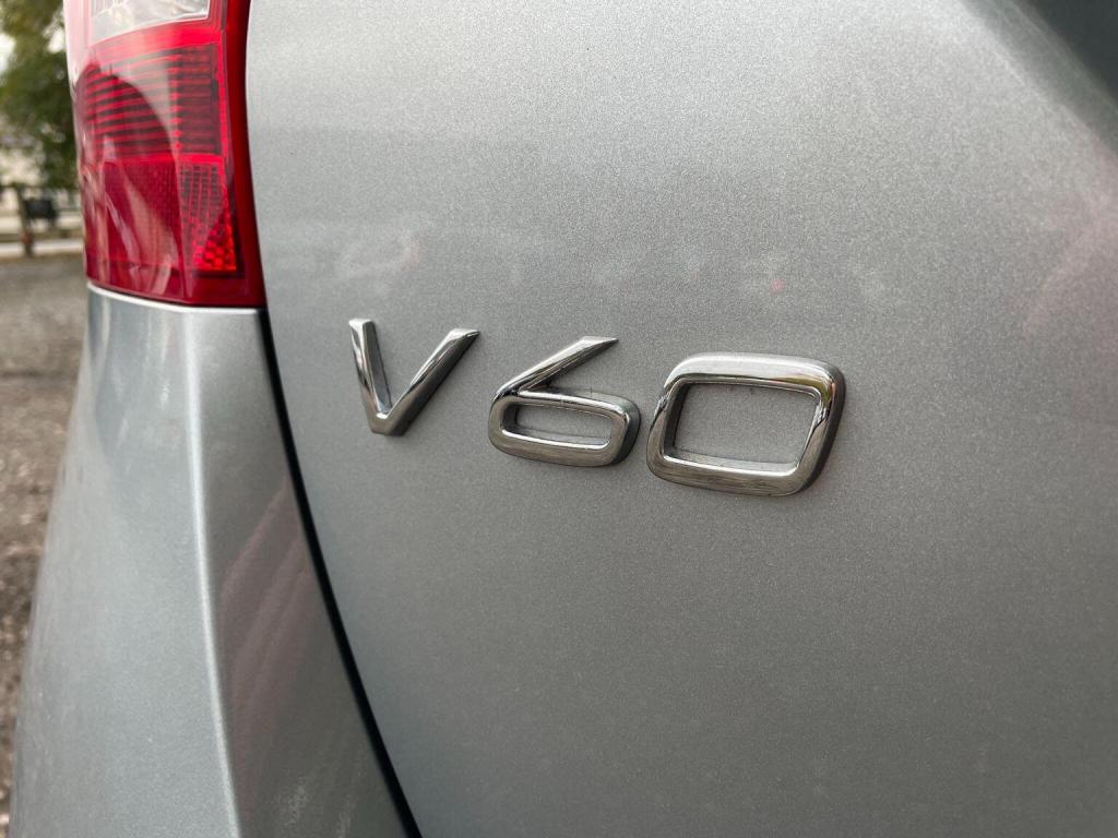 VOLVO V60 CROSS COUNTRY