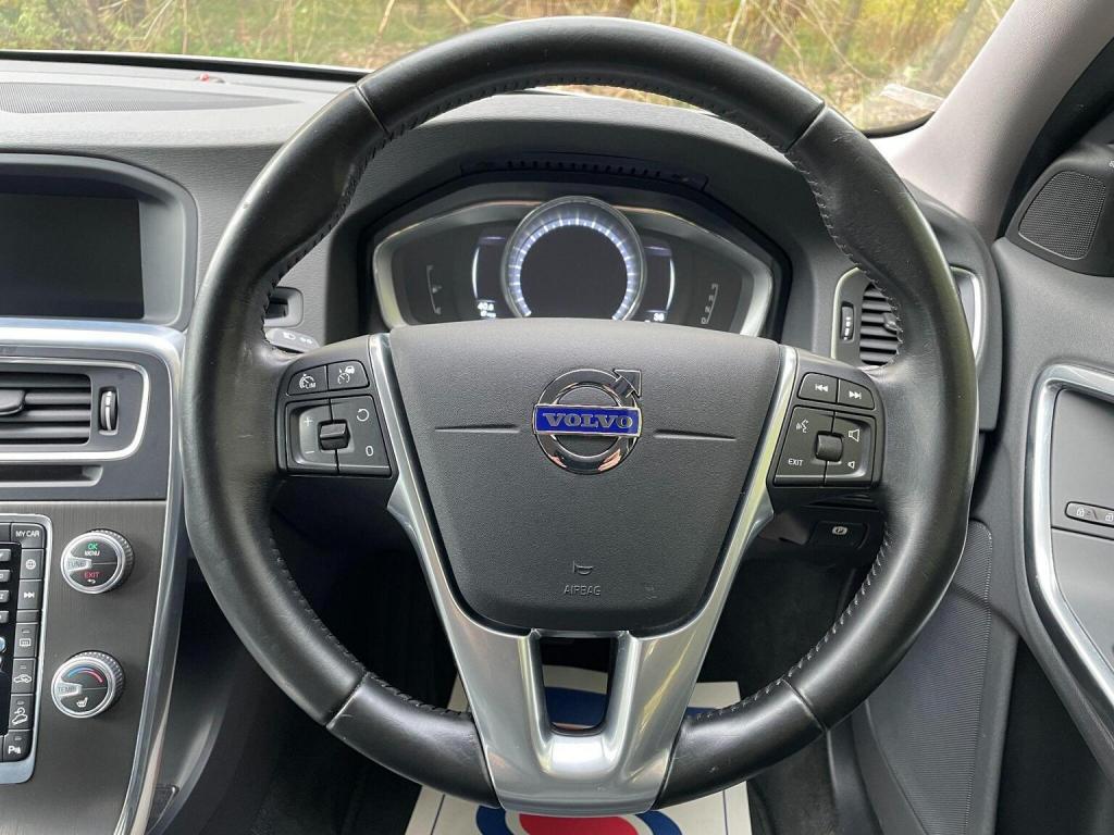 VOLVO V60 CROSS COUNTRY