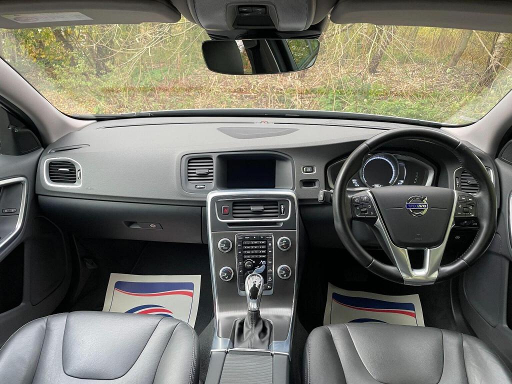 VOLVO V60 CROSS COUNTRY