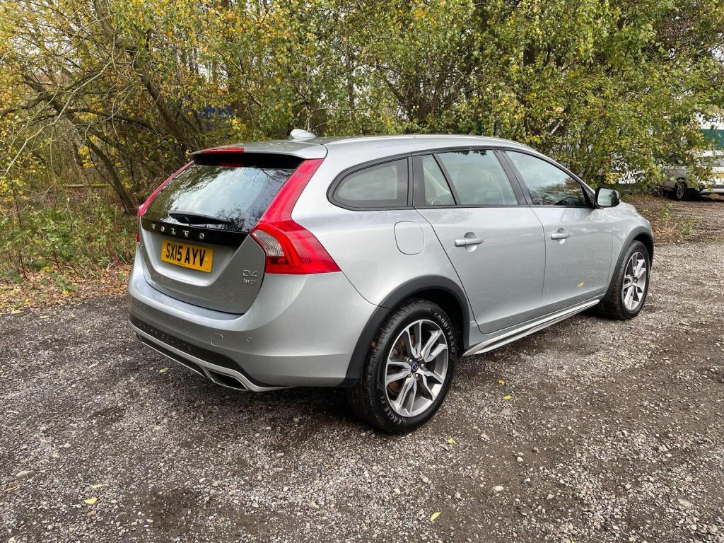 VOLVO V60 CROSS COUNTRY