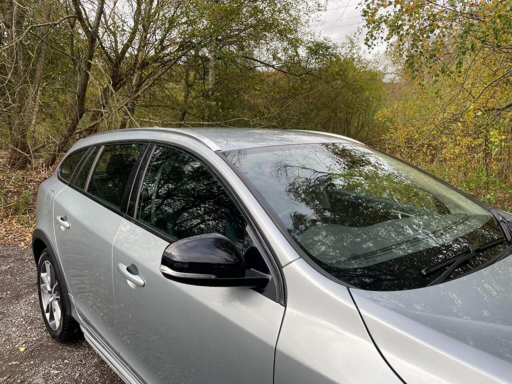 VOLVO V60 CROSS COUNTRY