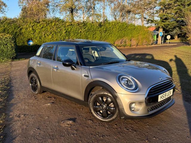 MINI HATCH