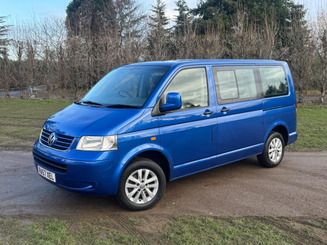 VOLKSWAGEN TRANSPORTER SHUTTLE
