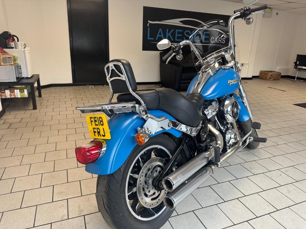 HARLEY-DAVIDSON Softail