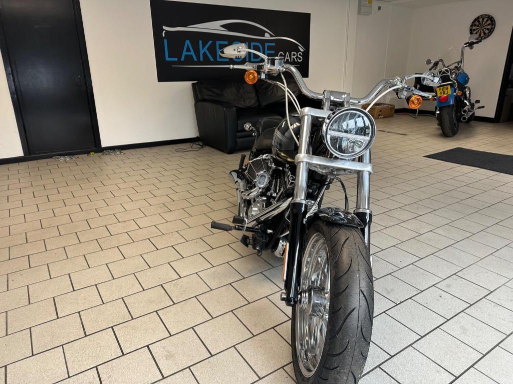 HARLEY-DAVIDSON Softail