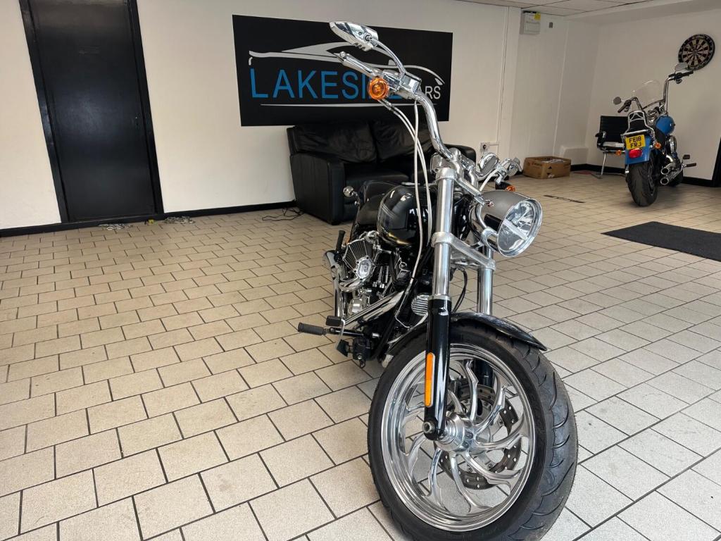 HARLEY-DAVIDSON Softail