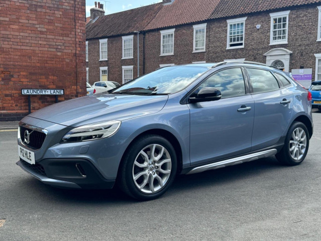 VOLVO V40 CROSS COUNTRY