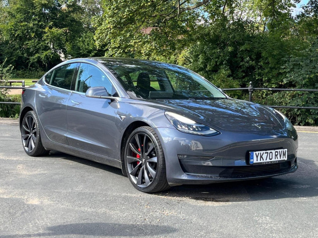 TESLA MODEL 3