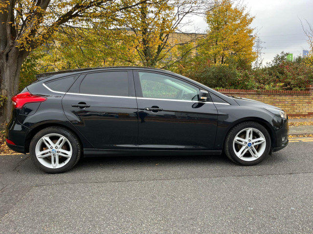 FORD FOCUS 1.0T EcoBoost Zetec Euro 6 (s/s) 5dr