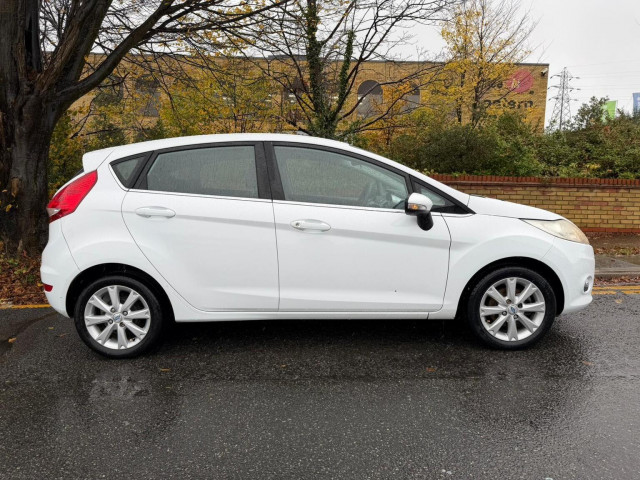 FORD FIESTA 1.4 Zetec 5dr
