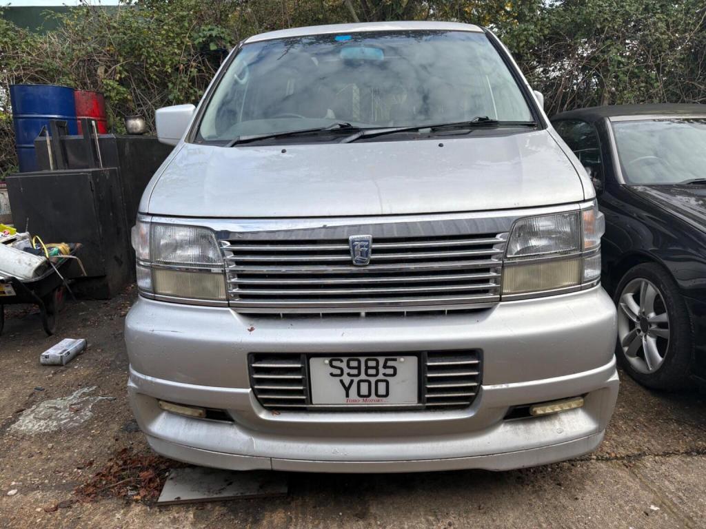 NISSAN ELGRAND