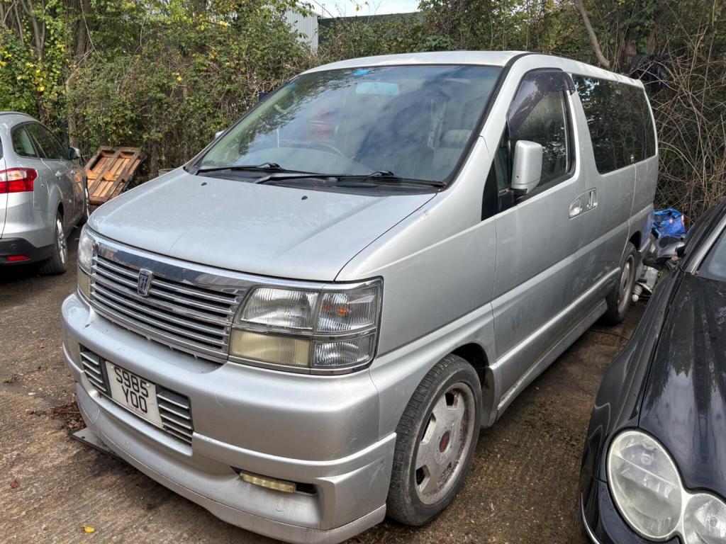 NISSAN ELGRAND