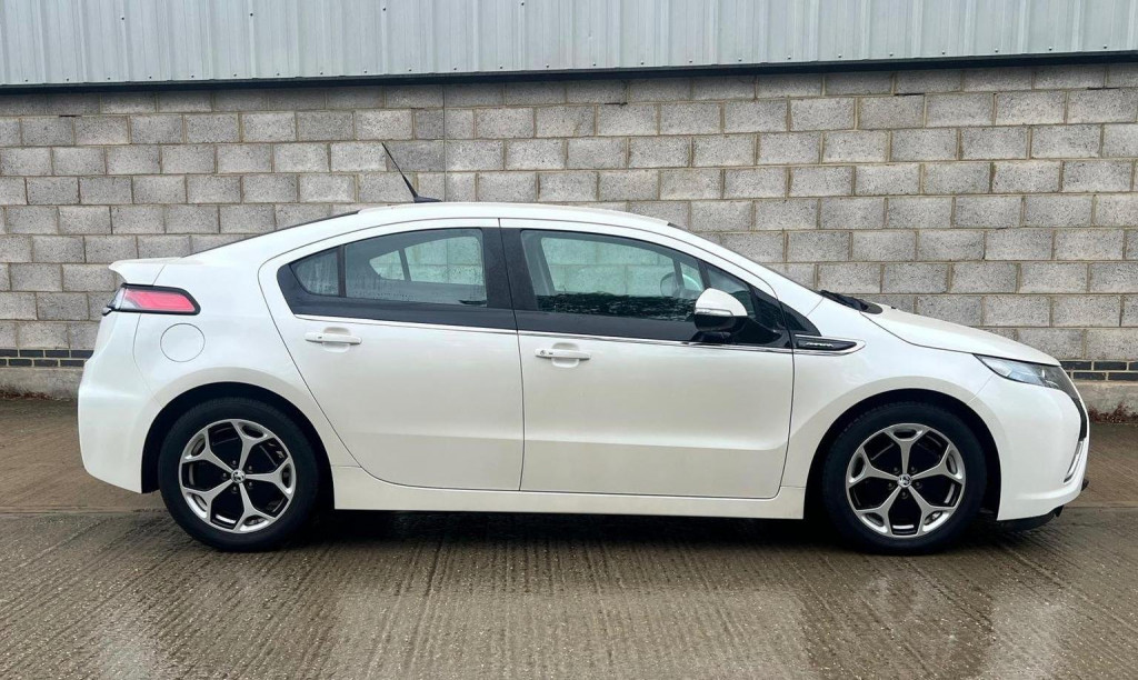 VAUXHALL AMPERA