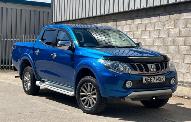 MITSUBISHI L200