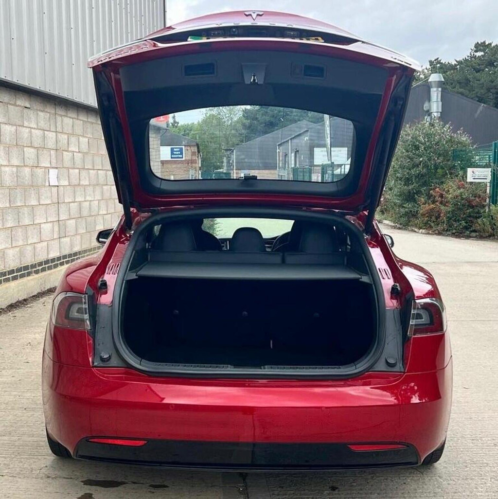 TESLA MODEL S
