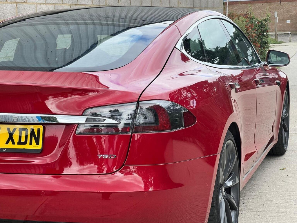 TESLA MODEL S