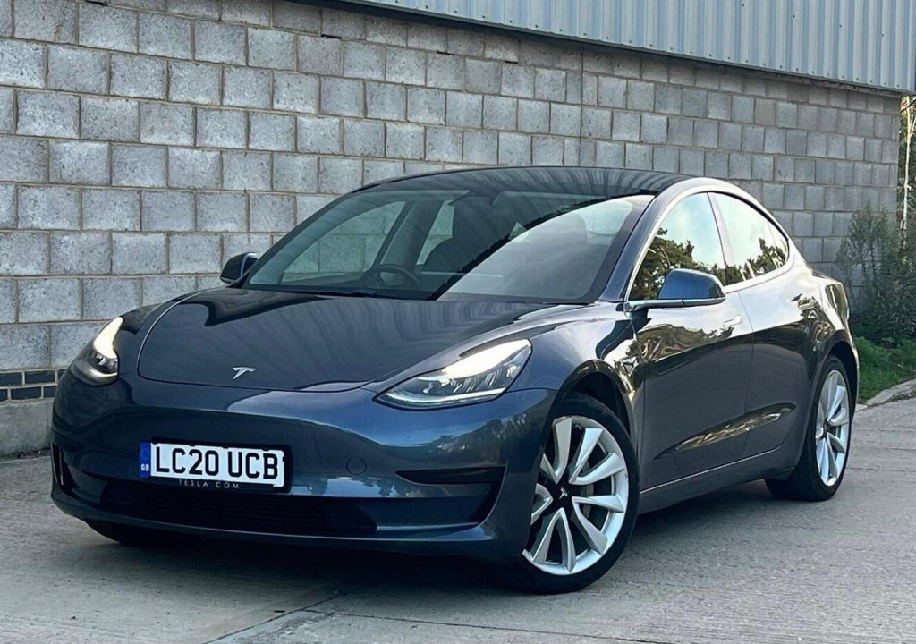 TESLA MODEL 3