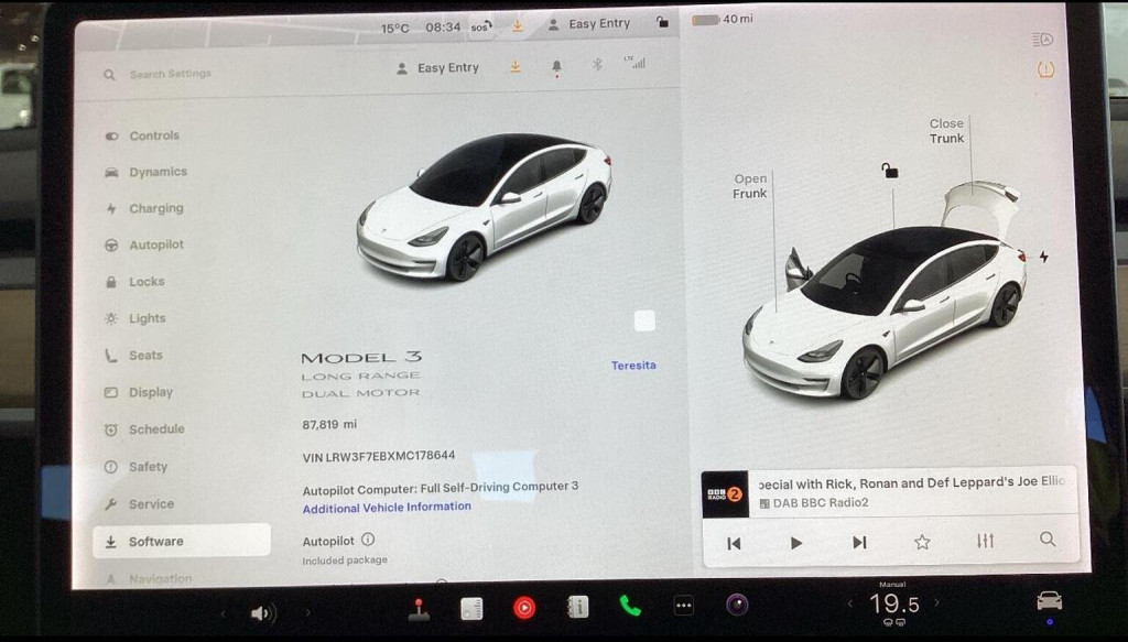 TESLA MODEL 3