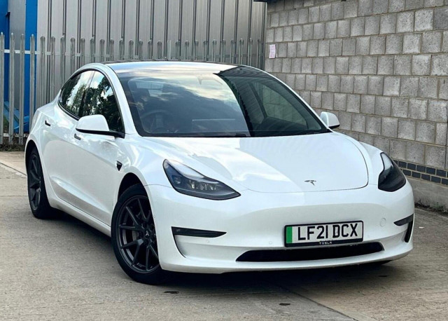 TESLA MODEL 3