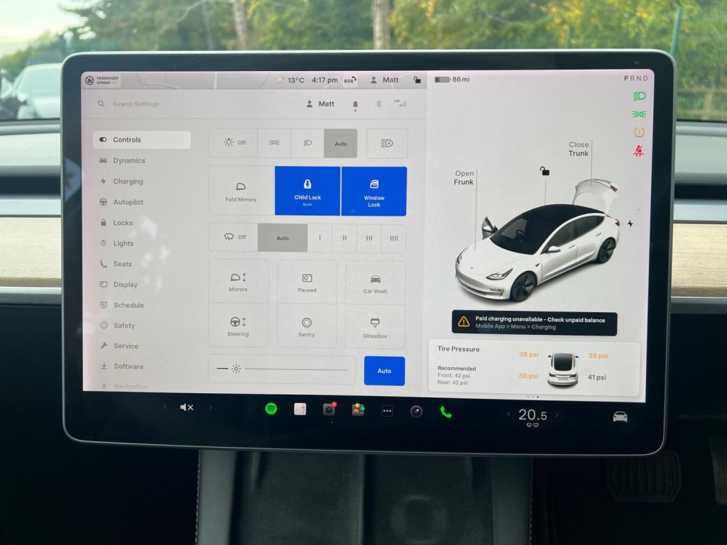 TESLA MODEL 3